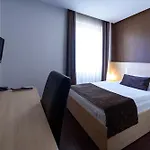 Promenade City Hotel