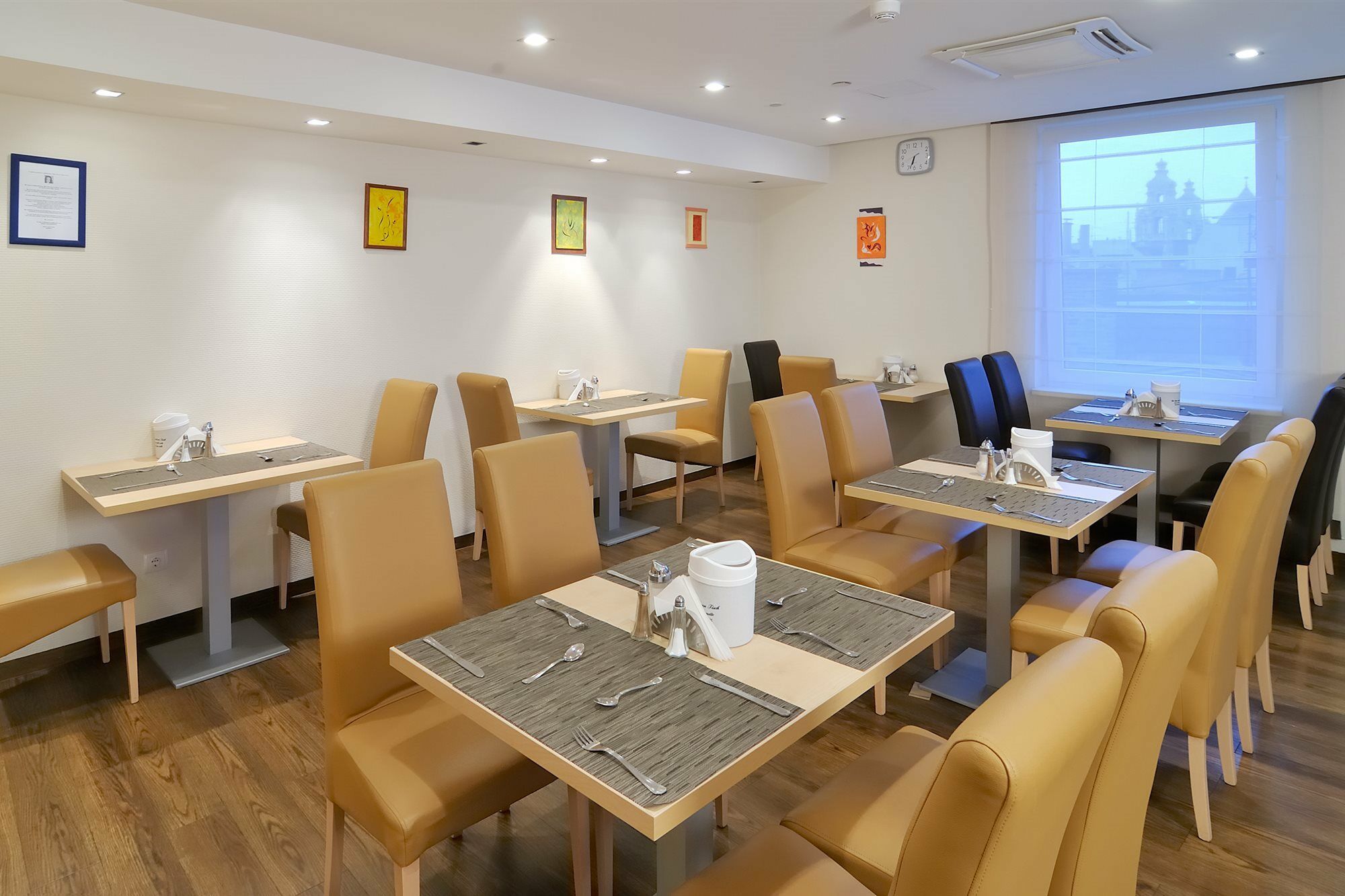 Promenade Hotel 3*