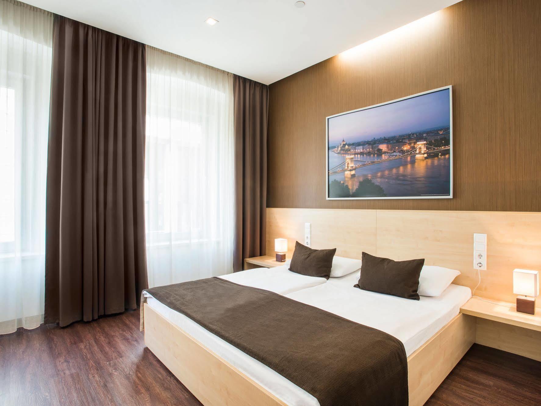 Szálloda Promenade 3*